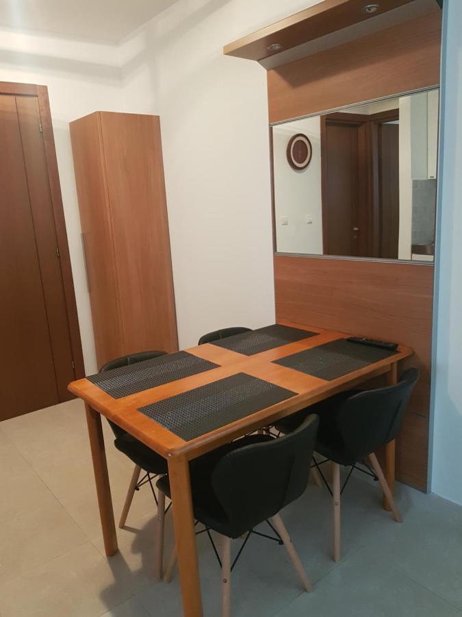 Apartment Lea สลาทิเน ภายนอก รูปภาพ